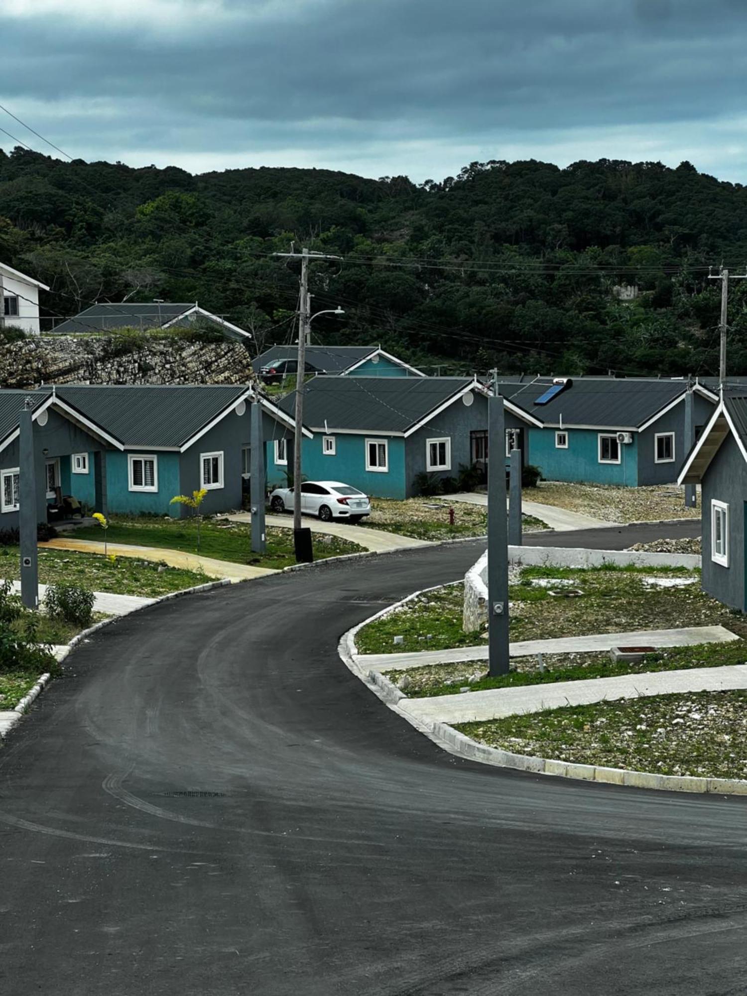 Sky View Villas @ Edmund Ridge Estate Montego Bay Eksteriør billede