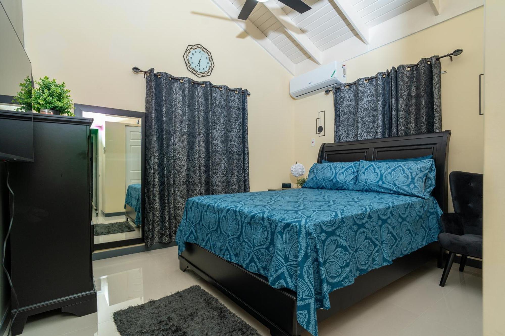 Sky View Villas @ Edmund Ridge Estate Montego Bay Eksteriør billede